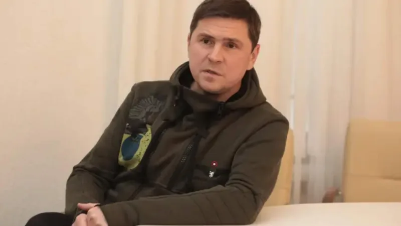 Скандал навколо Подоляка і Росії набирає обертів – вже є звернення до Зеленського